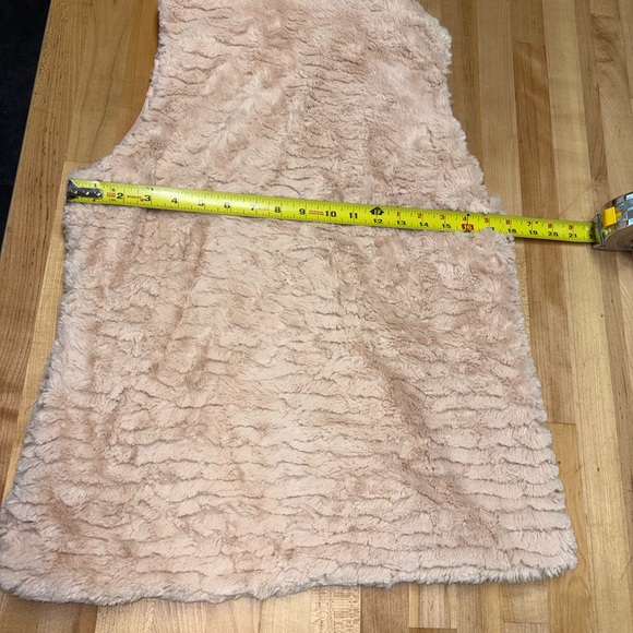 Baccini Soft pink Fleece Vest - Picture 6 of 7